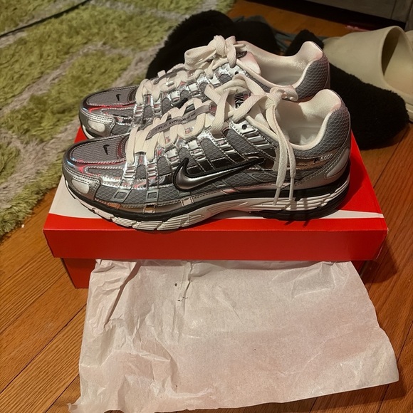 Nike P-6000 Metallic Silver Shoes - Picture 3 of 6